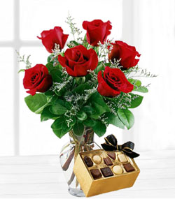 Six Vases Roses with Chocolates